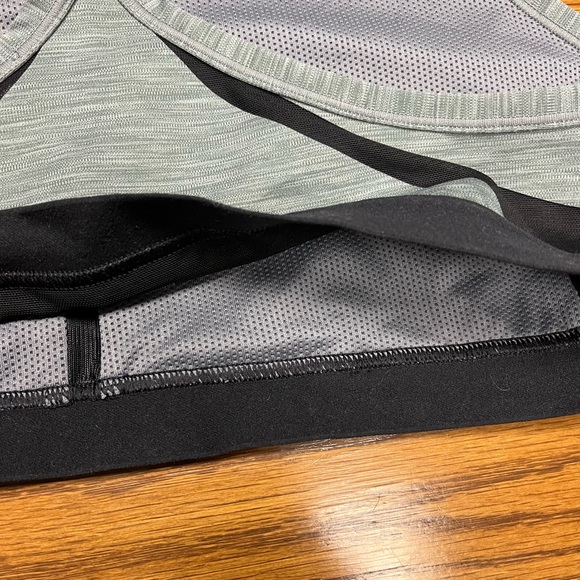 Nike Sports Bra - Picture 3 of 6